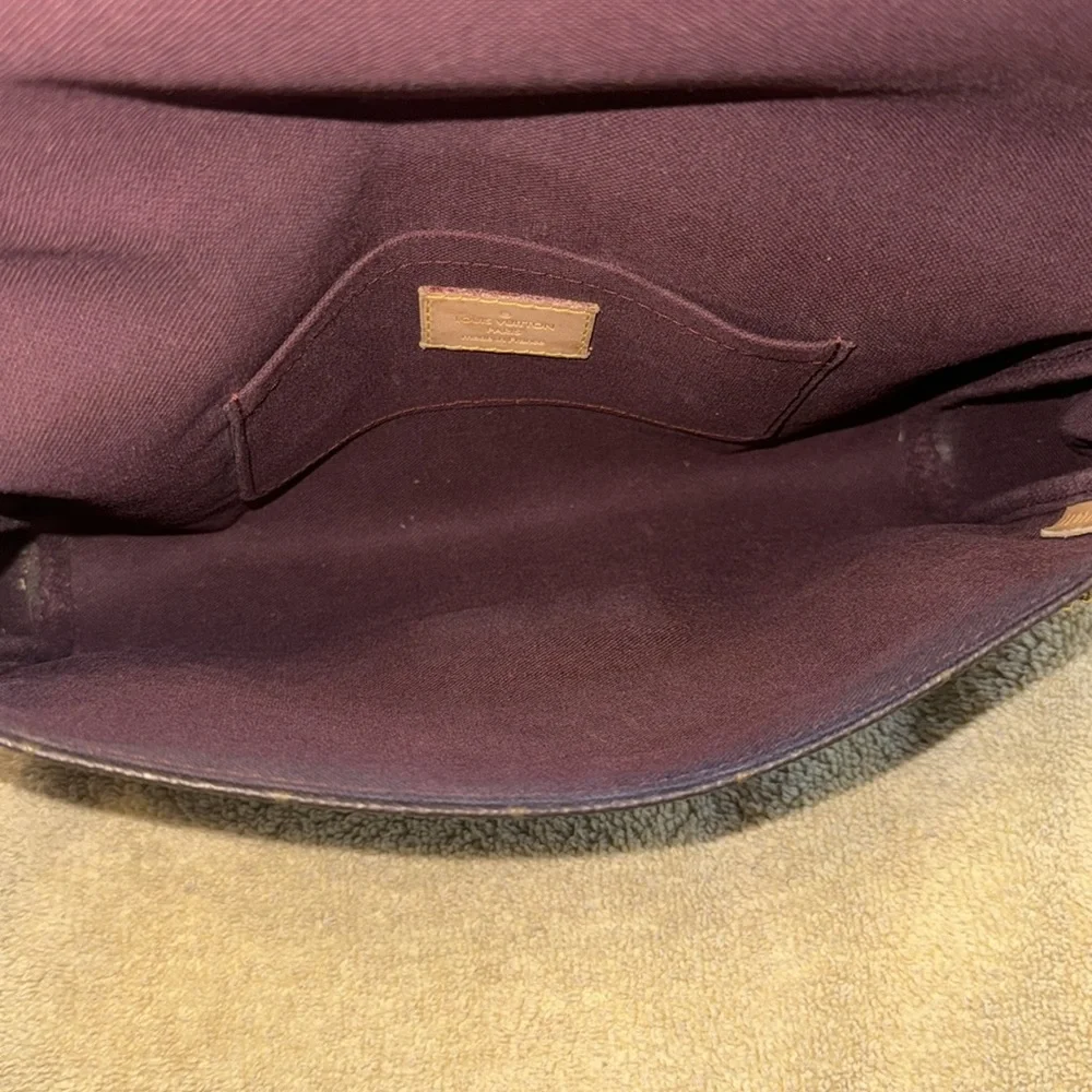 Louis Vuitton • Monogram Favorite MM - Picture 5 of 10